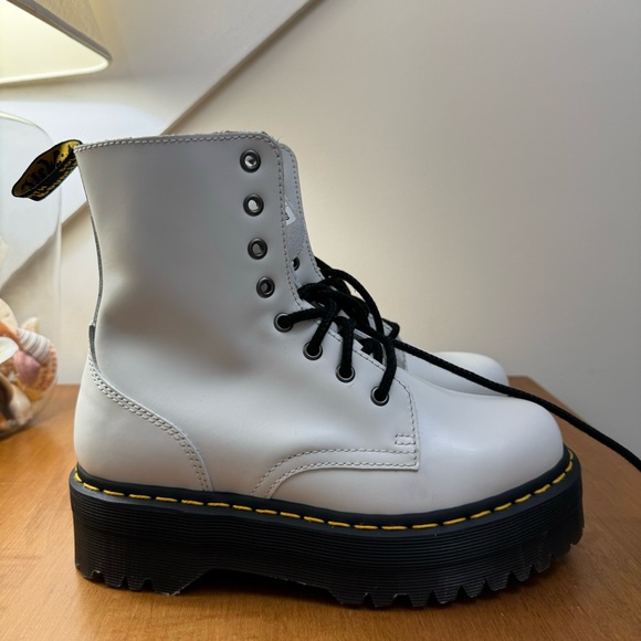 Dr. Martens Jadon Boot Smooth Leather Platforms - Picture 7 of 10